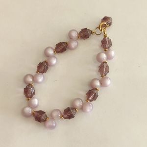 Freshwater pearl bracelet with crystal and gold accents